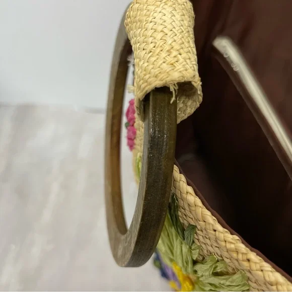 Vintage Embroidered Raffia Straw Tote 3D Floral Boho Market Bag Wooden Handles - Picture 7 of 12